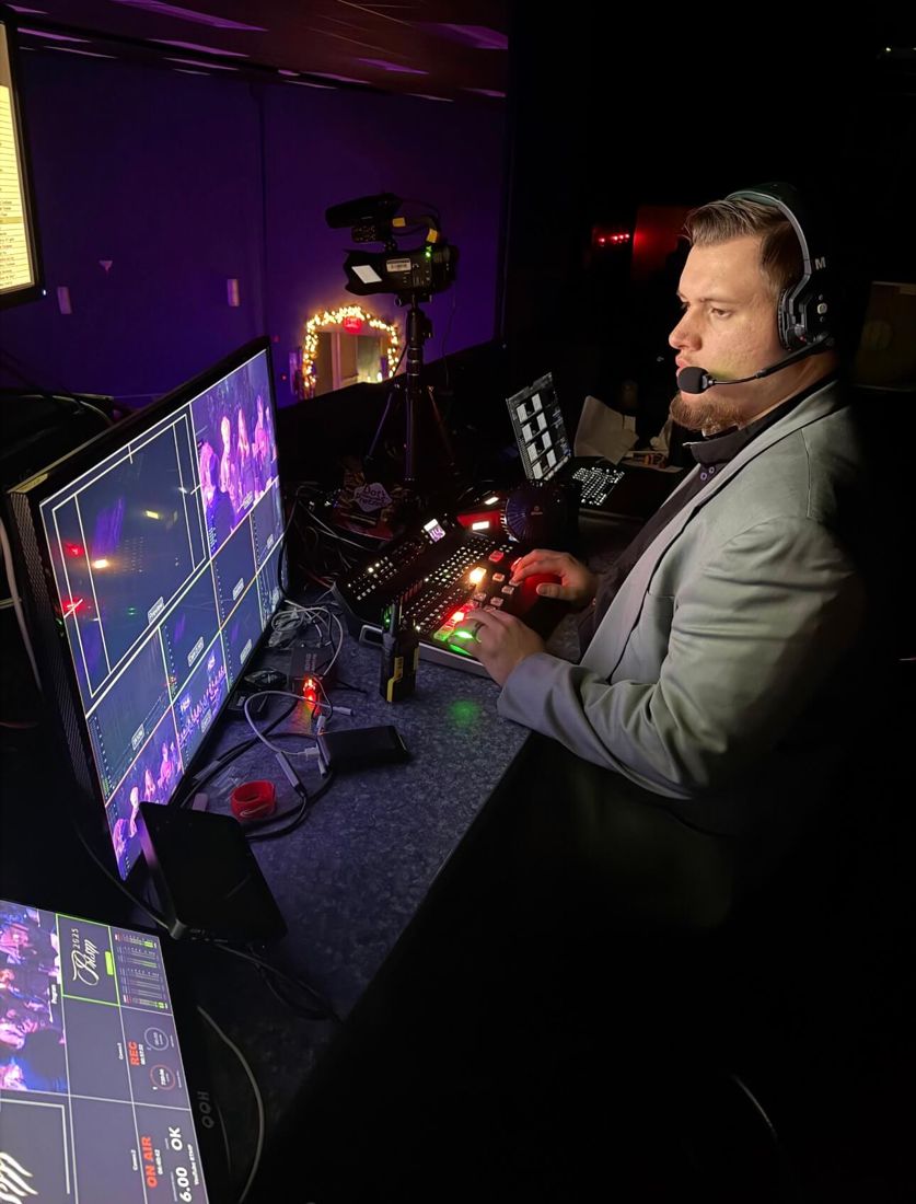 Directing a live video broadcast